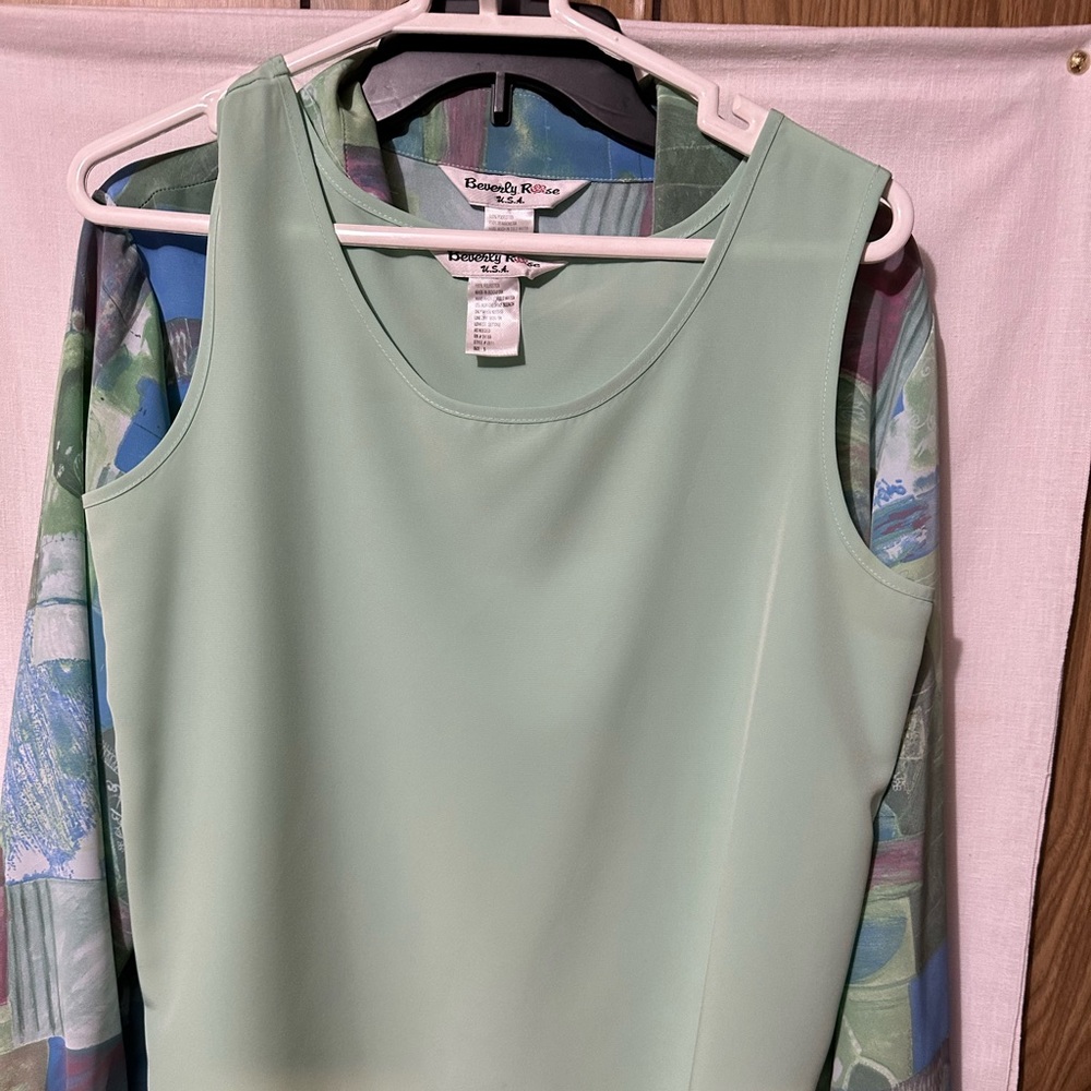 Beverly Rose, 2 tops